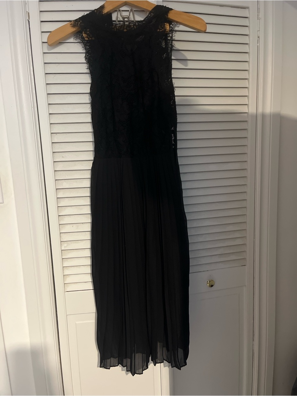 Dress - Picture 3 of 4